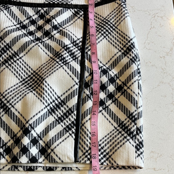 White House Black Market Plaid Pencil Skirt - Picture 6 of 6